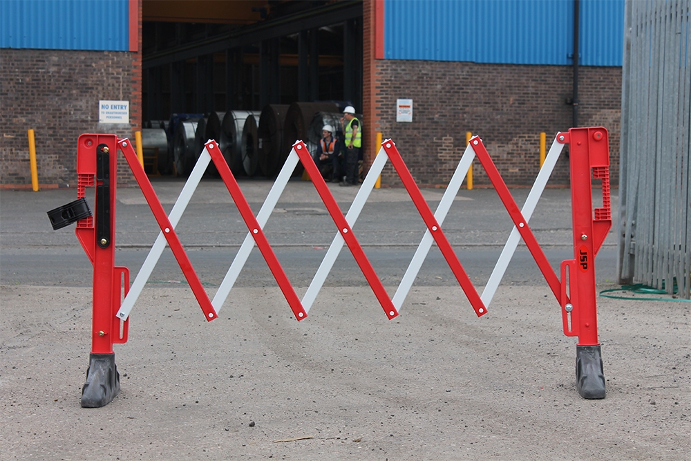 Titan Expandable Safety Barrier