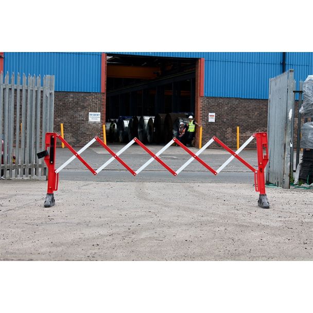 Titan Expandable Safety Barrier Maximum