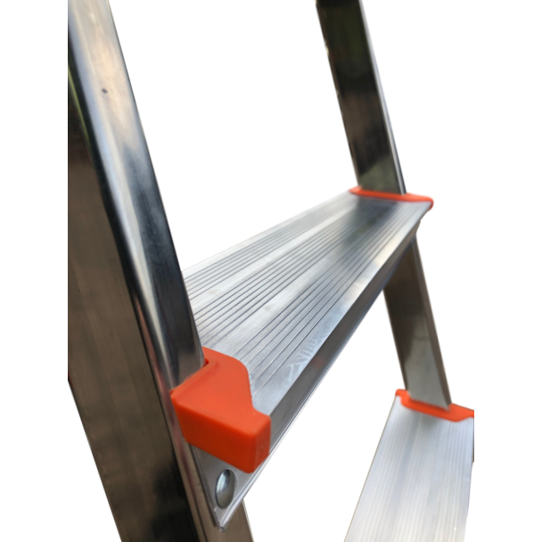 Lightweight Aluminium Platform Stepladder steps close up.