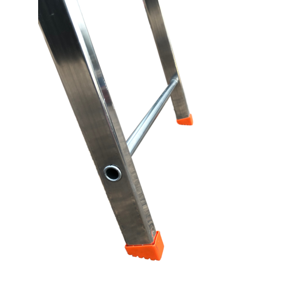 Lightweight Aluminium Platform Stepladder feet close up.