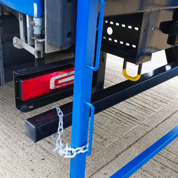Simple Platform With Rungs Securing Chains