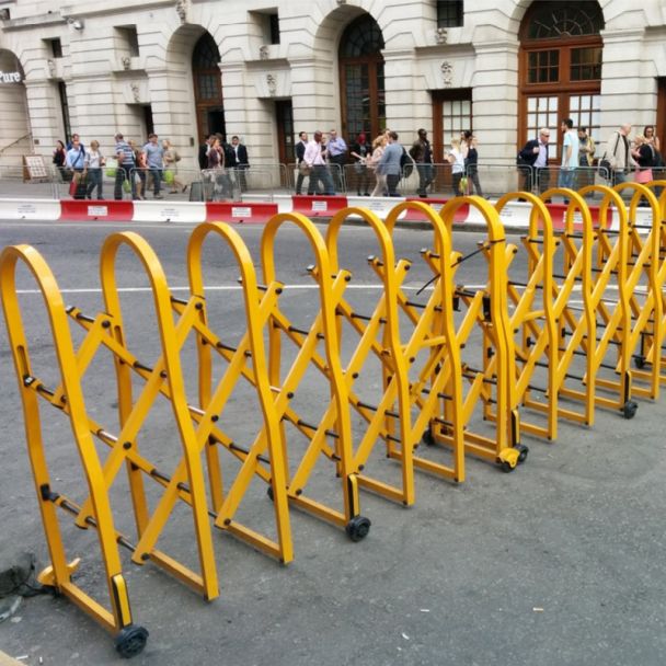 Expandable Barrier