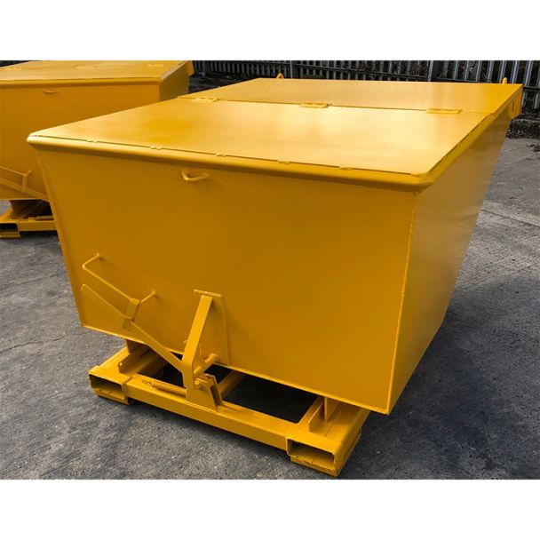 Closeable Lid On Forklift Self-Tipping Skip