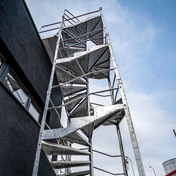 Anti-slip steps on a Temporary Spiral Staircase for enhanced site safety